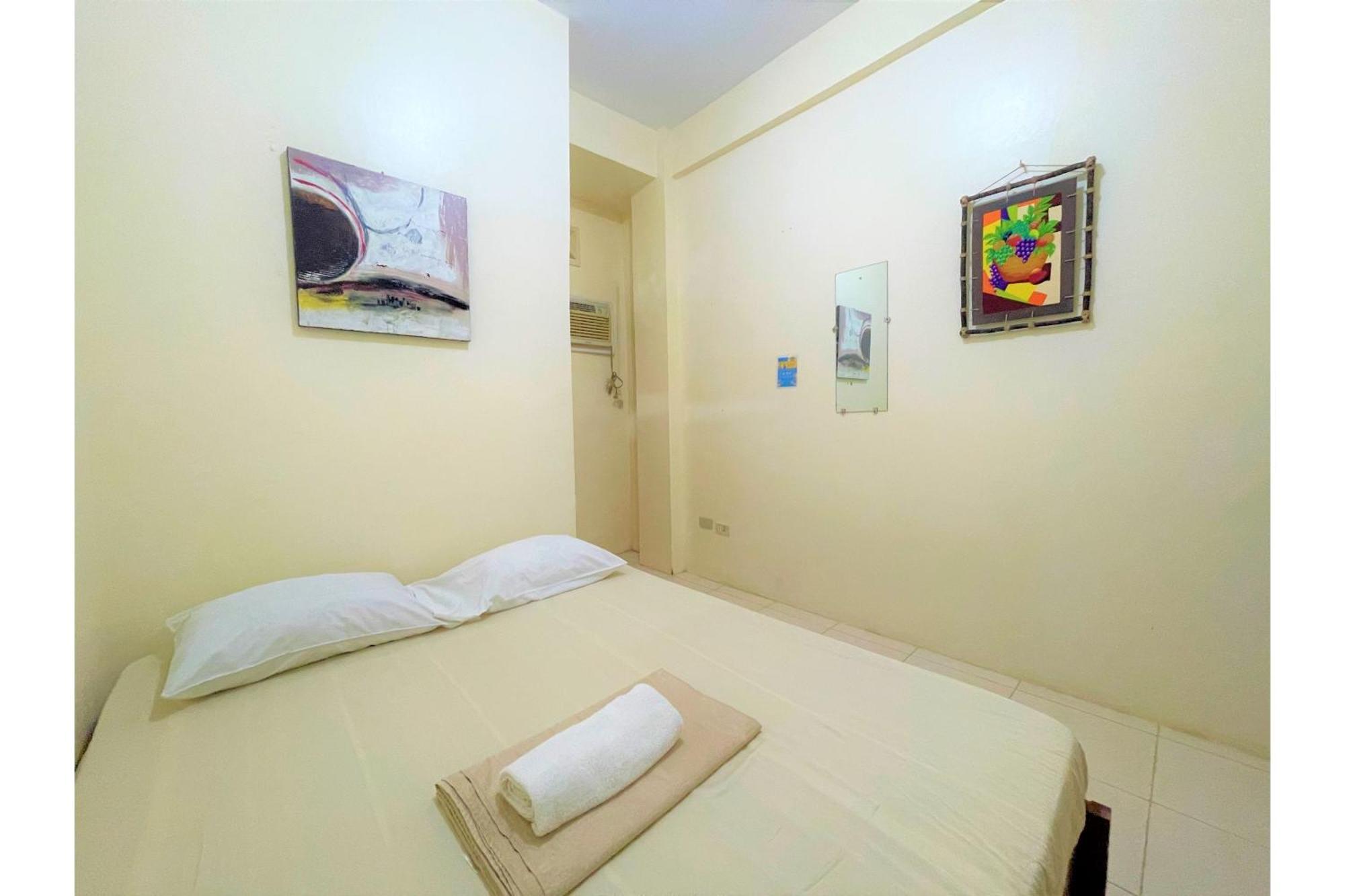 Oyo 876 Escurel Boracay Hotel