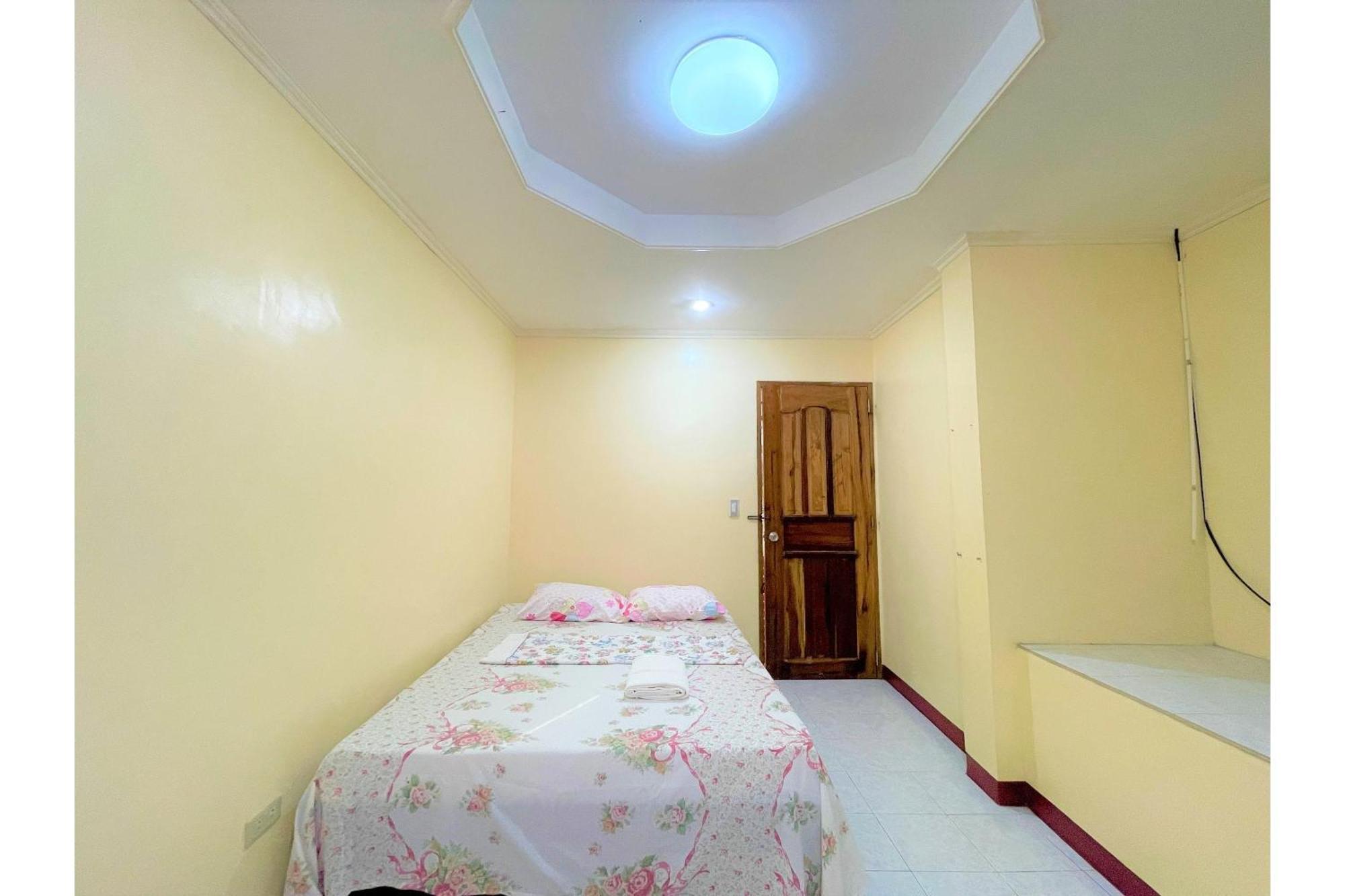 Oyo 876 Escurel Boracay Hotel 2*
