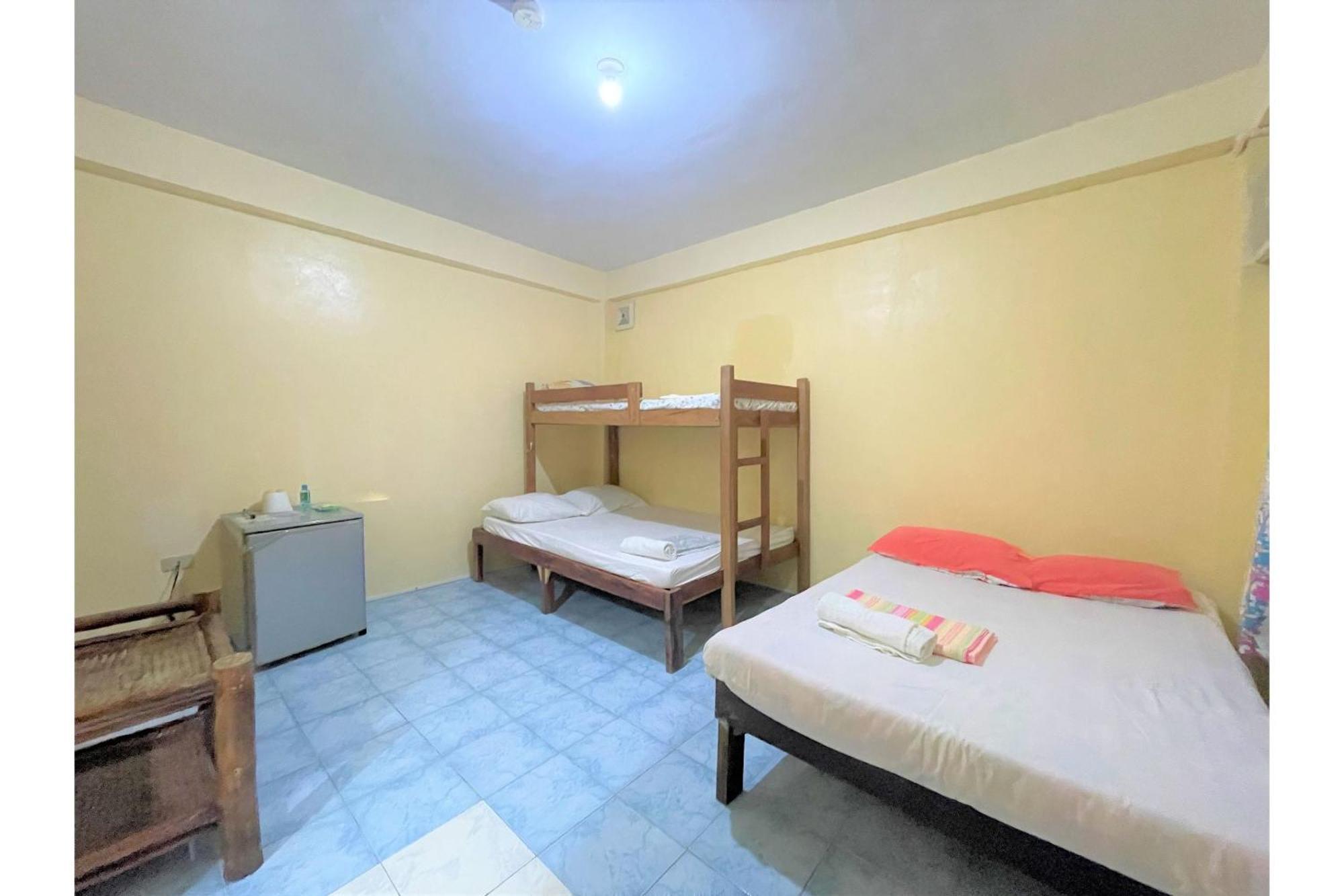 Hotel Oyo 876 Escurel Boracay