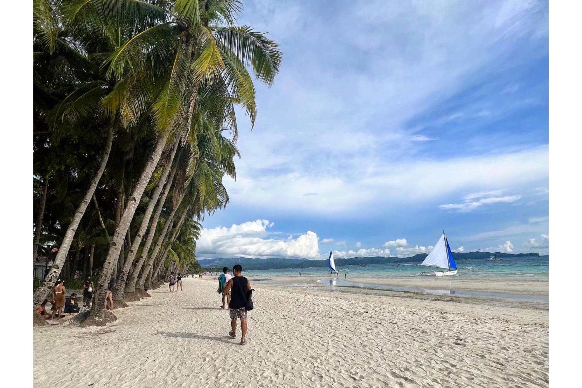 Hotel Oyo 876 Escurel Boracay